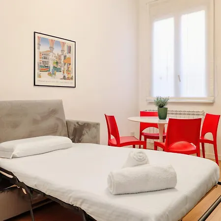 Joivy Cute 1br Flat Near The Centre דירה מילאנו